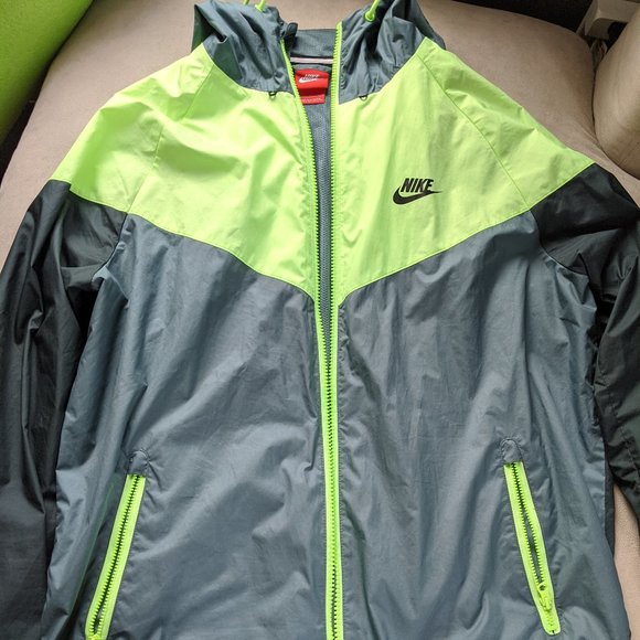 nike windrunner jacket green